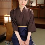 【VR】【8K VR】温泉旅行先の旅館で結婚を控える仲居の弱みを握り無理やり奉仕させ何度も中出しした1泊2日！ 上田紗奈