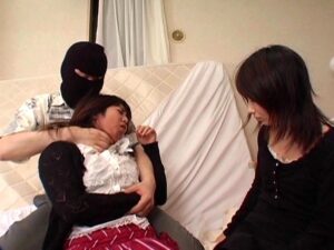 美人姉妹首絞めサバイバル、私生きる