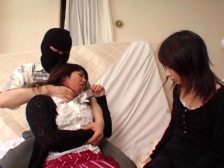 美人姉妹首絞めサバイバル、私生きる
