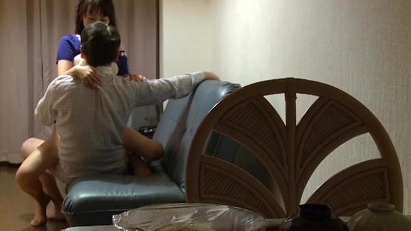 管理人にむさぼられた 団地妻のいやらしい肉体 星咲優菜